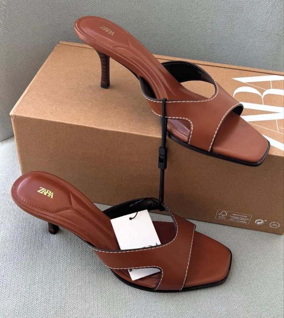 Mules à talon kitten Zara – Cuir caramel coutures contrastantes