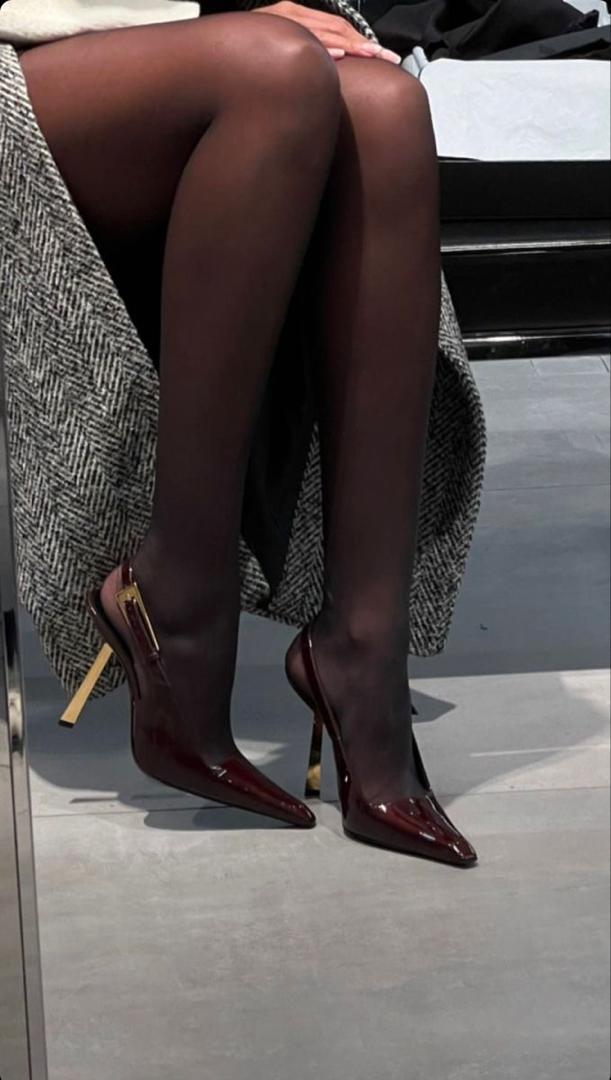 Saint Laurent Blade Slingback – Vernis bordeaux talon doré bout pointu