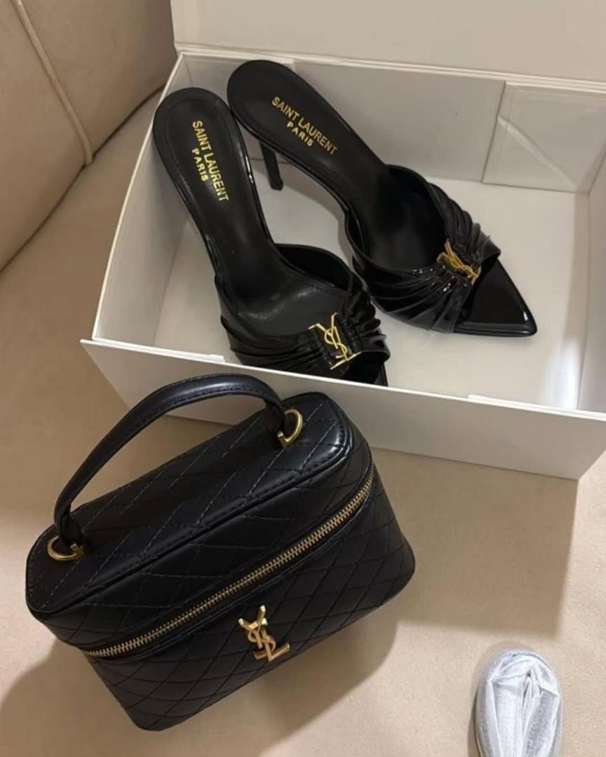 Saint Laurent – Set sac matelassé noir et mules YSL talon aiguille noir
